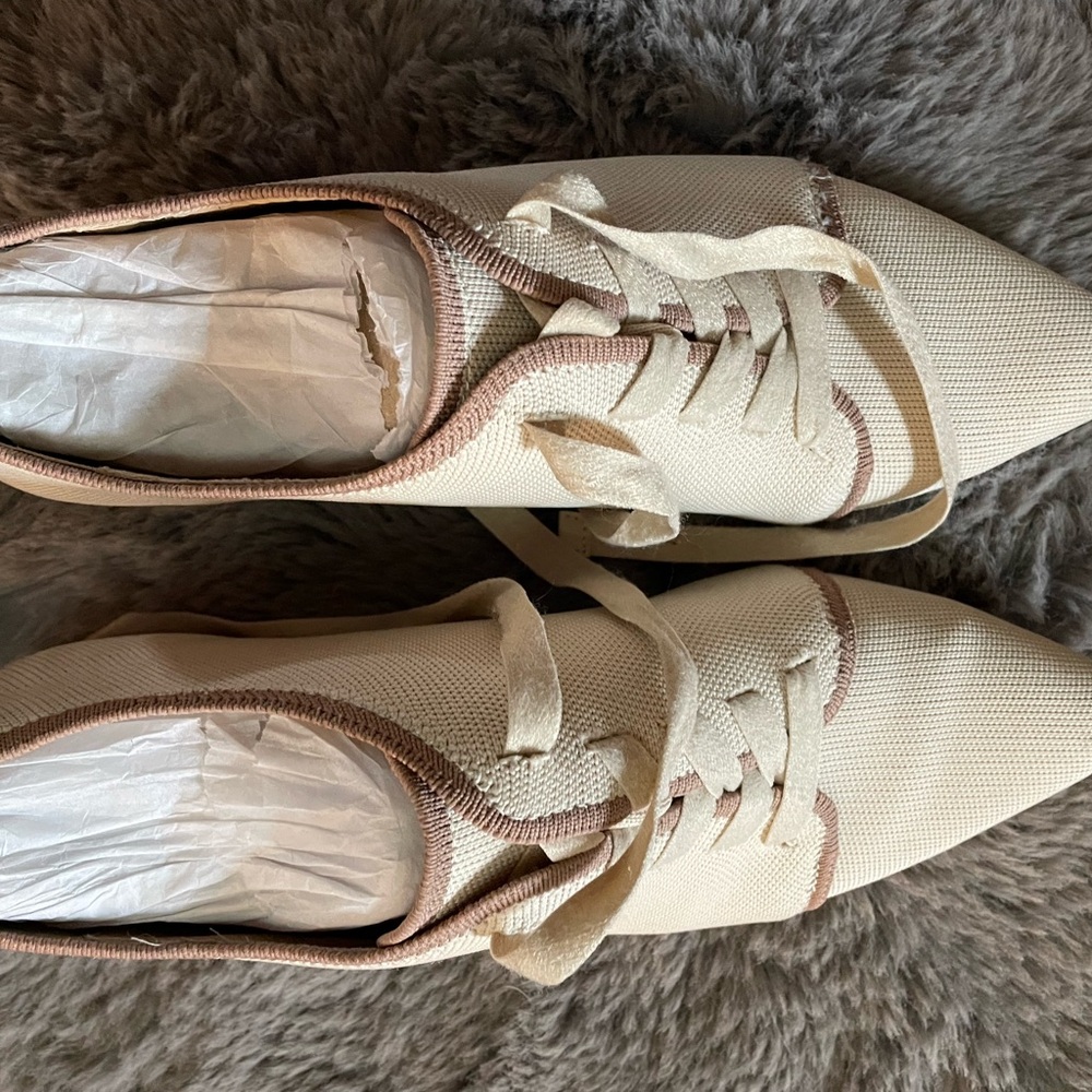 Vivaia cream and beige oxfords sz 41